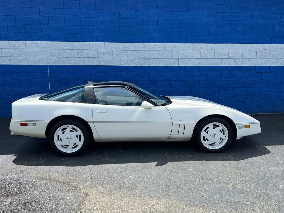 1988 Chevrolet Corvette C4 - Image 2 of 19