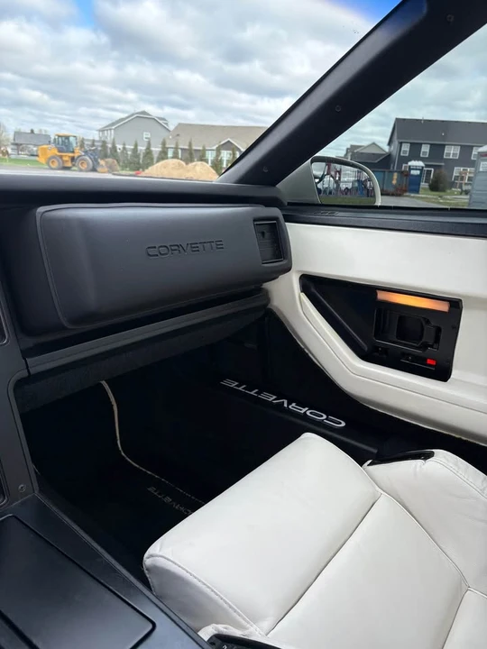 1988 Chevrolet Corvette C4 - Image 16 of 20