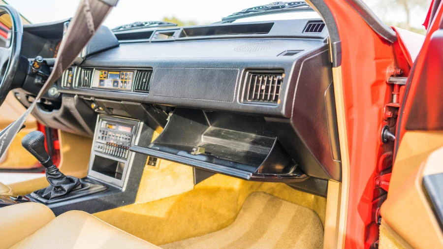1988 Chrysler Conquest - Image 28 of 31