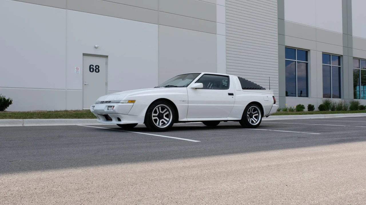 1988 Chrysler Conquest - Image 11 of 31