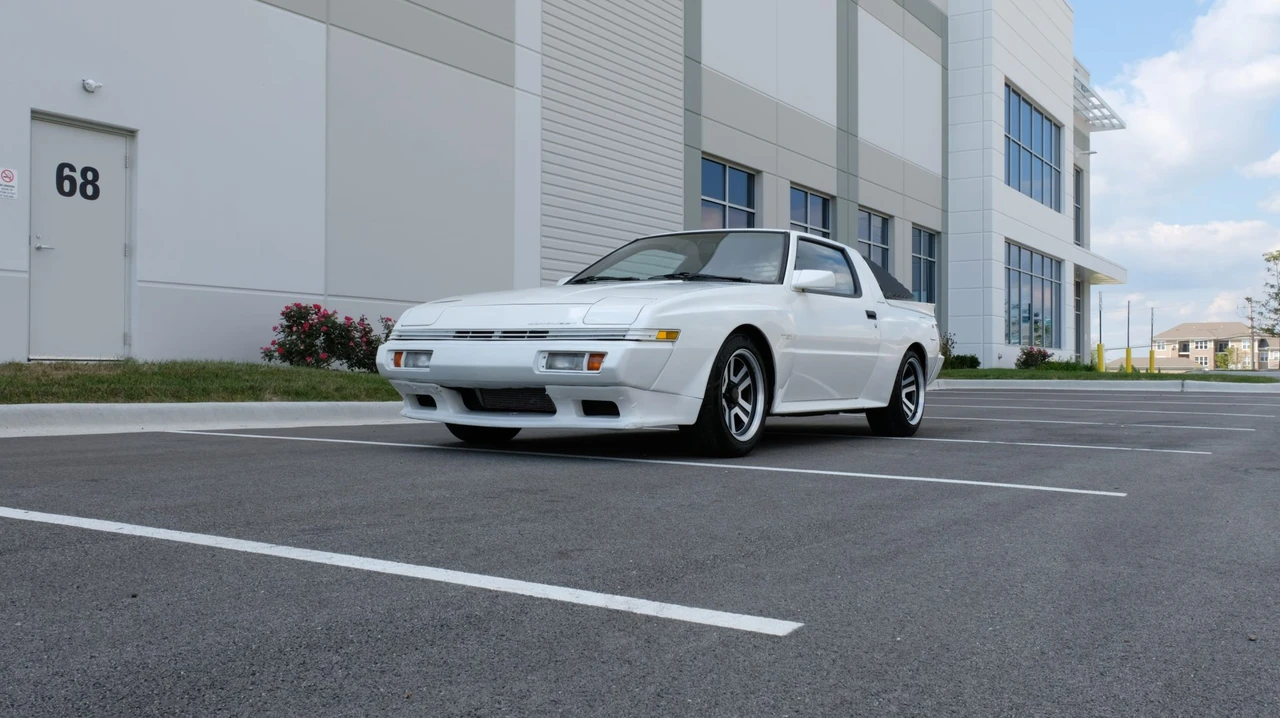 1988 Chrysler Conquest - Image 7 of 31