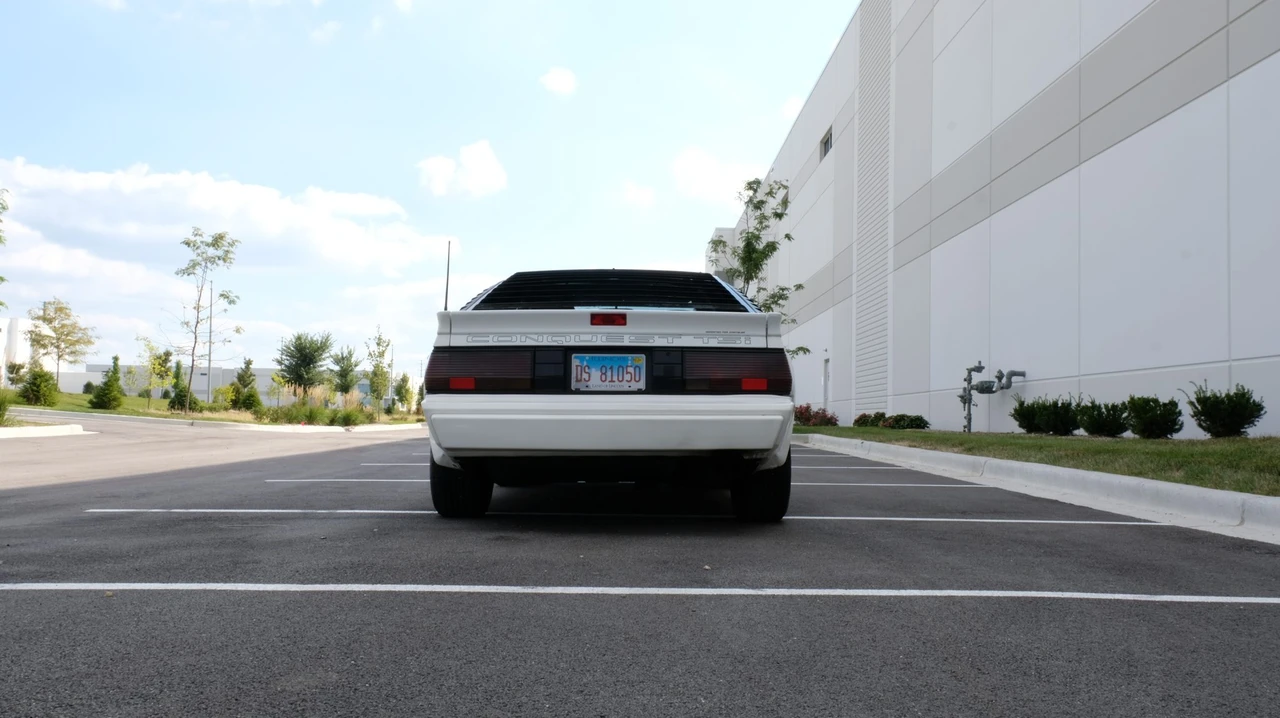 1988 Chrysler Conquest - Image 21 of 31
