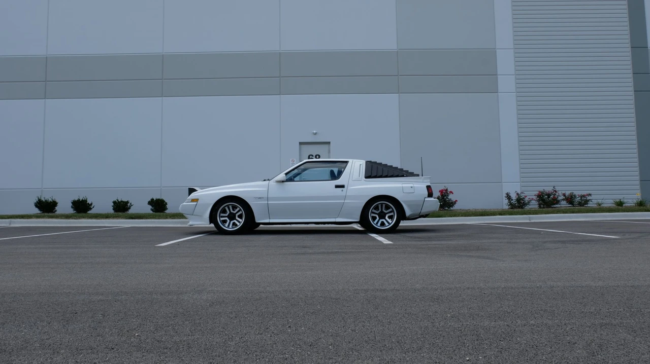 1988 Chrysler Conquest - Image 13 of 31