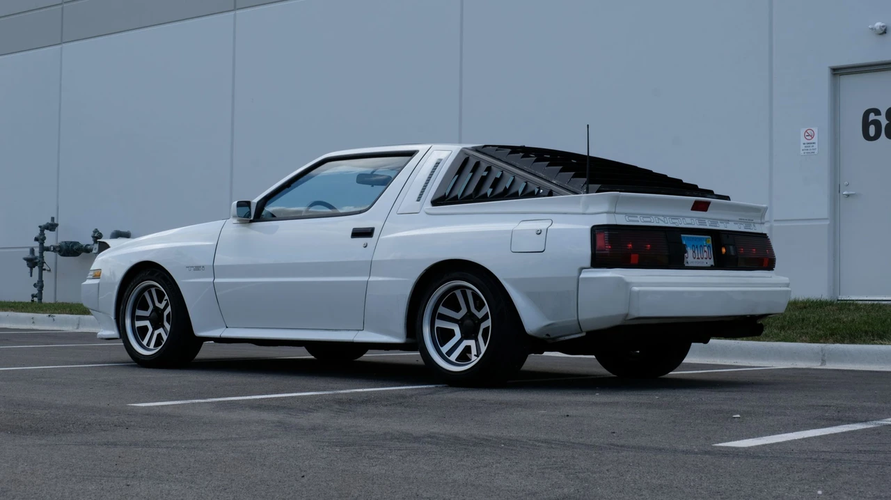 1988 Chrysler Conquest - Image 17 of 31