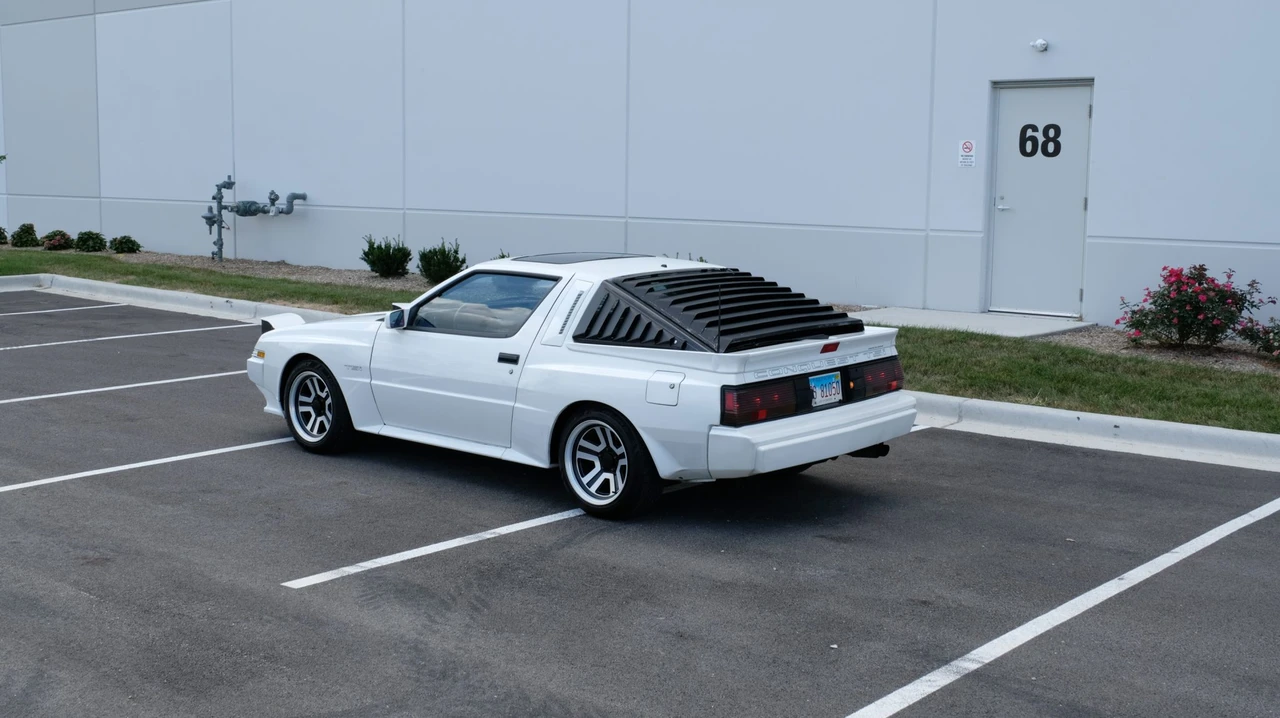 1988 Chrysler Conquest - Image 15 of 31