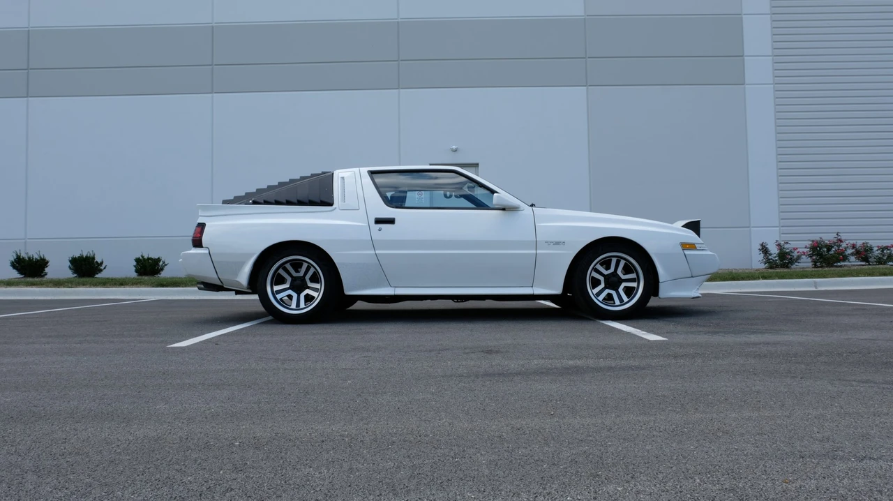 1988 Chrysler Conquest - Image 27 of 31