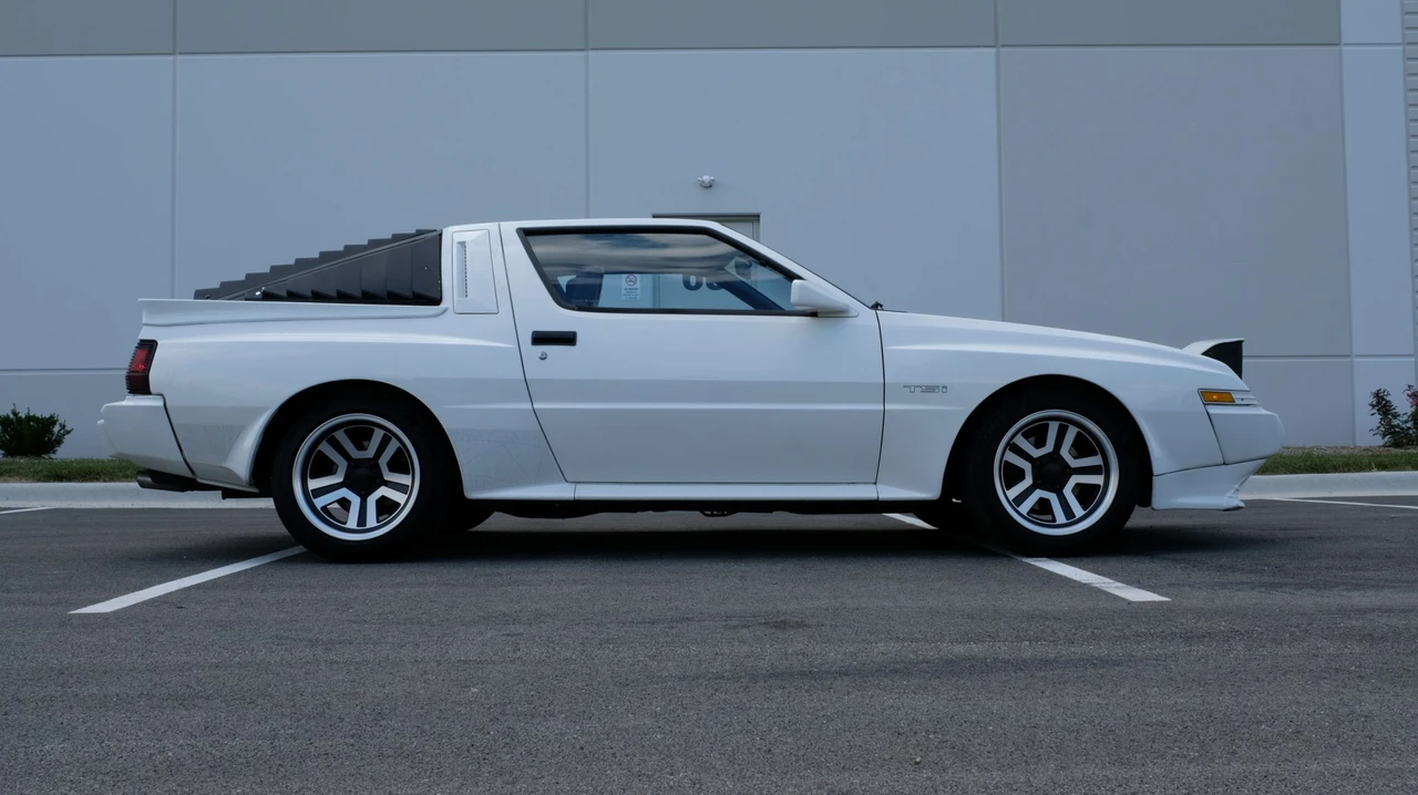 1988 Chrysler Conquest - Image 28 of 31