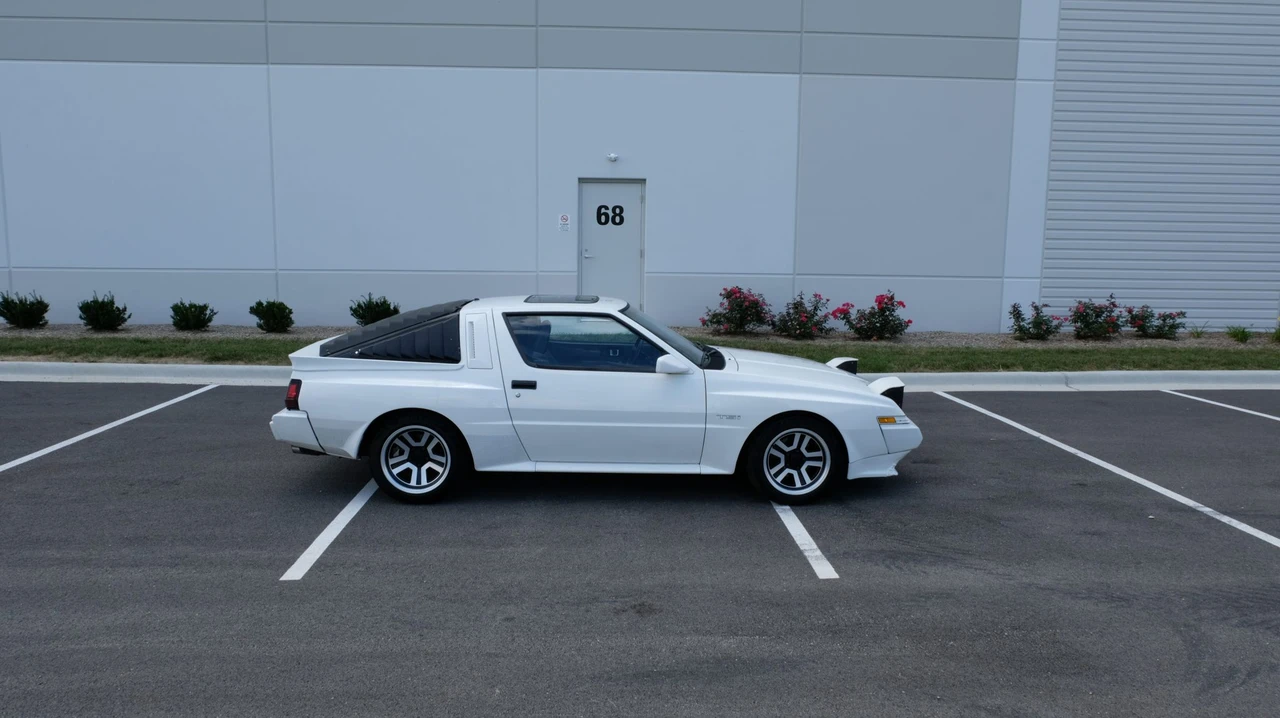 1988 Chrysler Conquest - Image 26 of 31