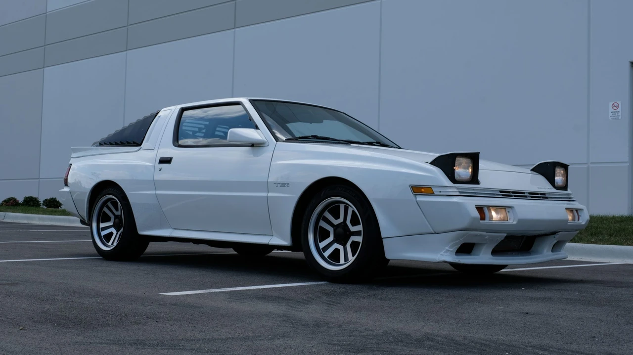 1988 Chrysler Conquest - Image 29 of 31