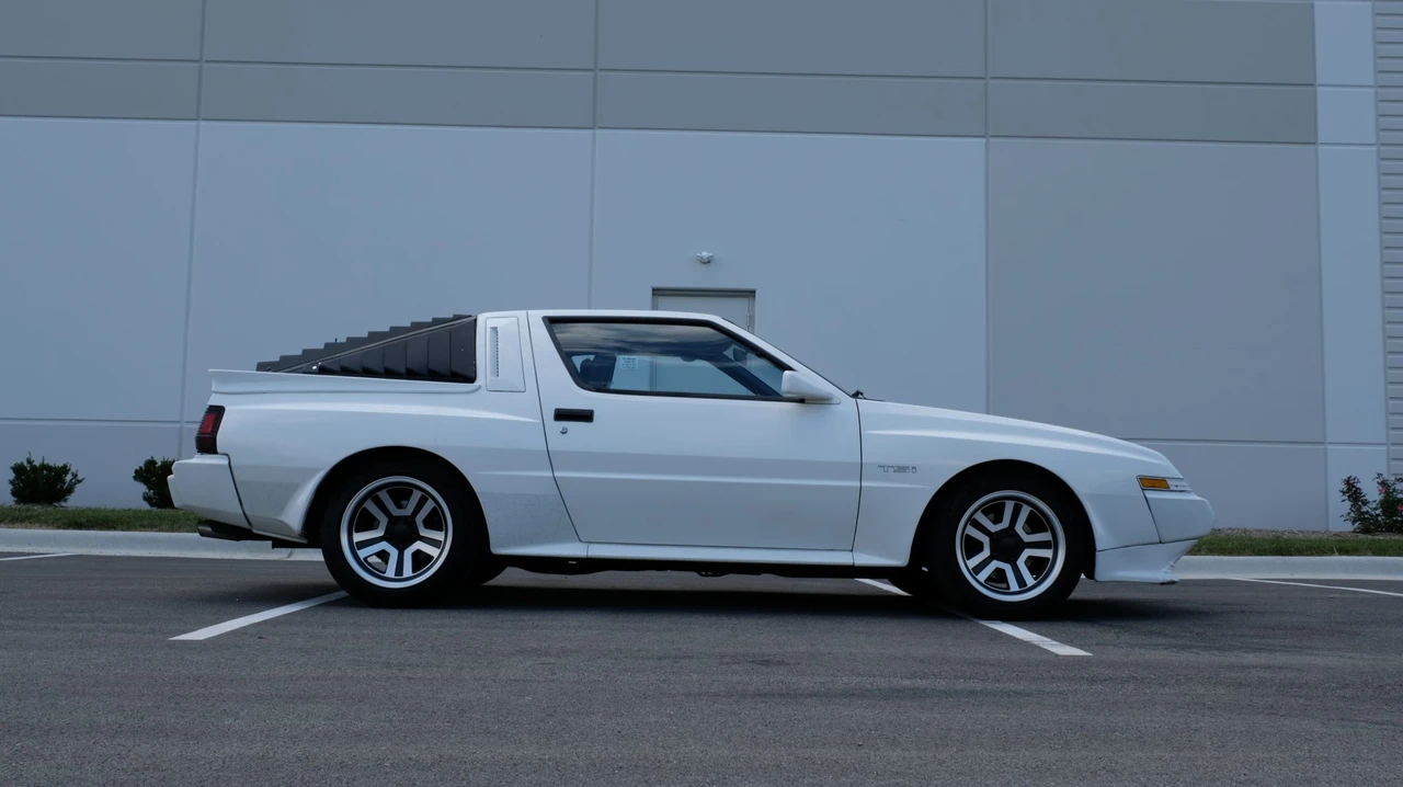 1988 Chrysler Conquest - Image 24 of 31