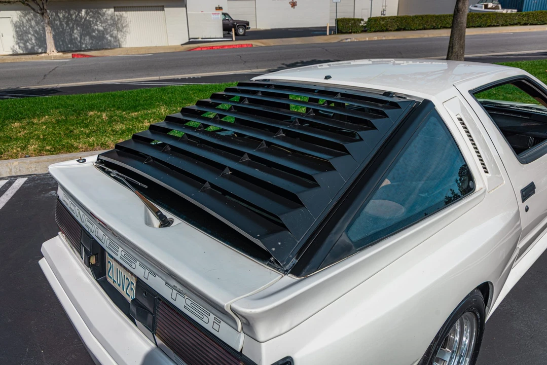 1988 Chrysler Conquest - Image 8 of 31