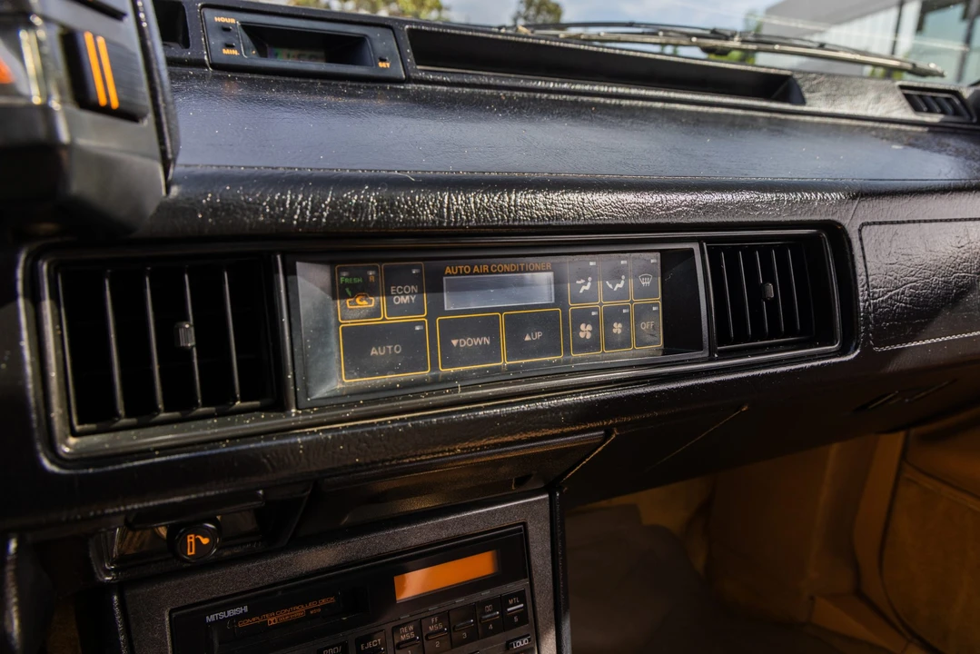 1988 Chrysler Conquest - Image 24 of 31