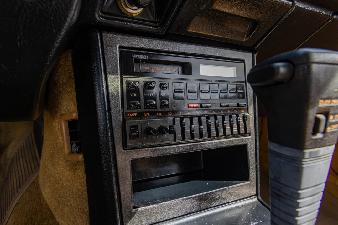 1988 Chrysler Conquest - Image 25 of 31