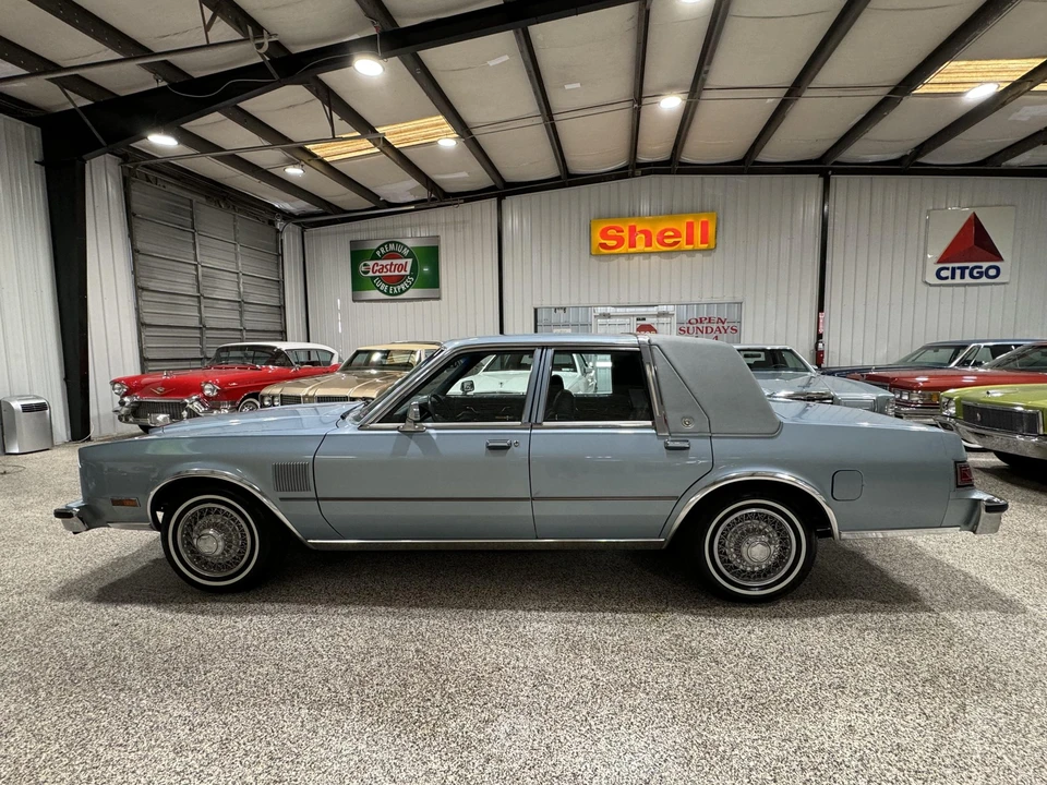 1988 Chrysler New Yorker - Image 13 of 31