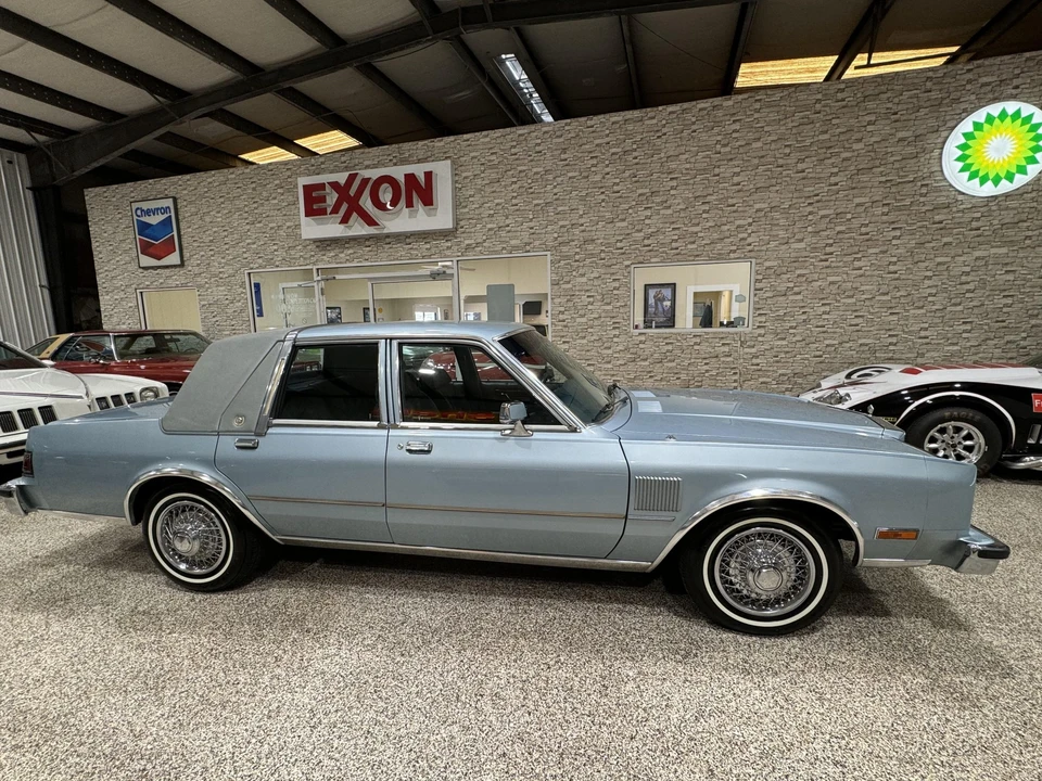 1988 Chrysler New Yorker - Image 7 of 31
