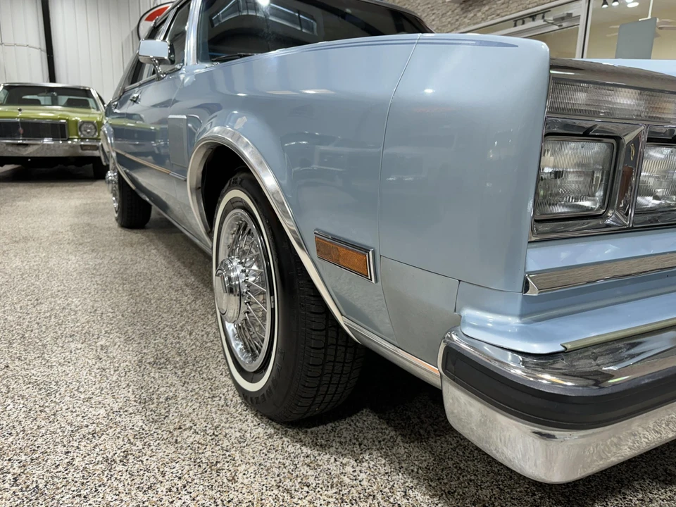 1988 Chrysler New Yorker - Image 22 of 31