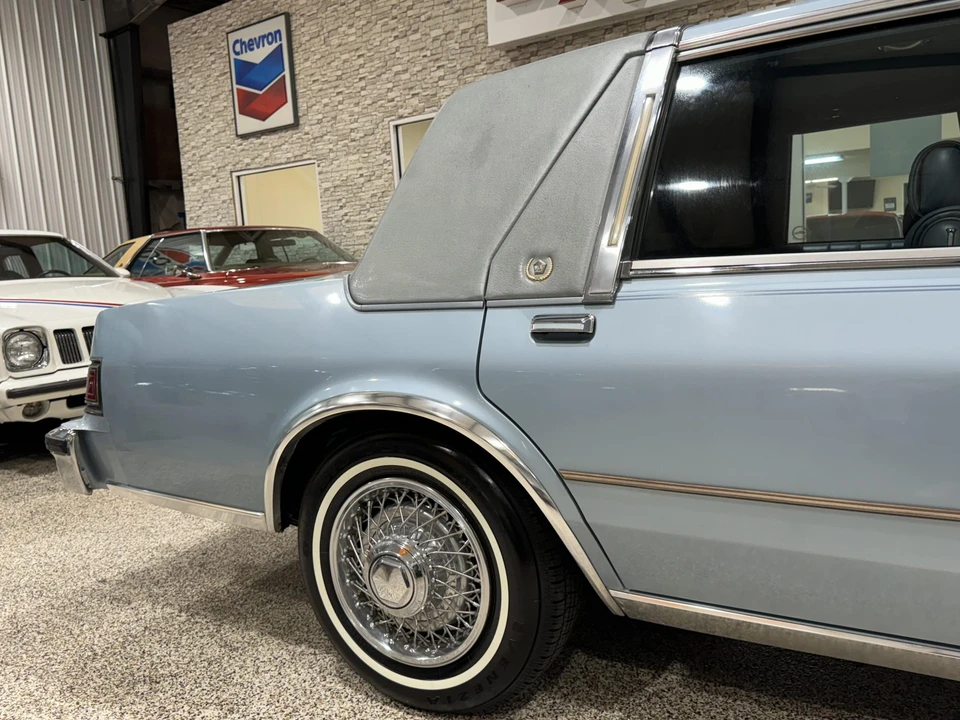1988 Chrysler New Yorker - Image 28 of 31
