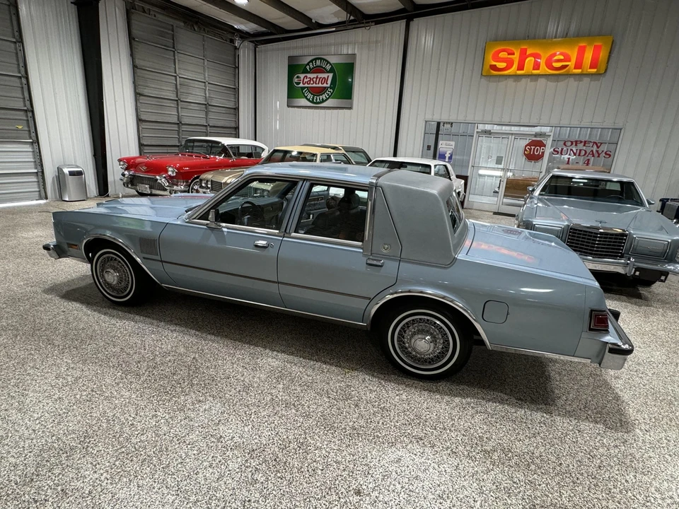 1988 Chrysler New Yorker - Image 11 of 31