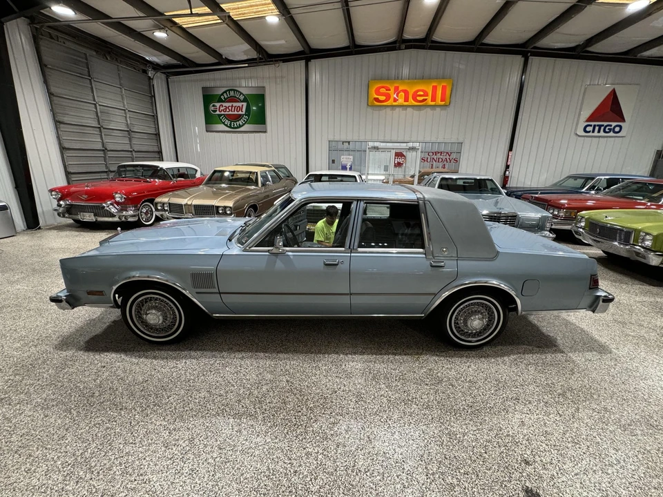 1988 Chrysler New Yorker - Image 12 of 31
