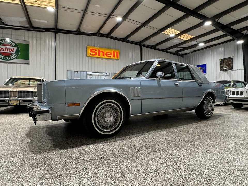 1988 Chrysler New Yorker - Image 2 of 31
