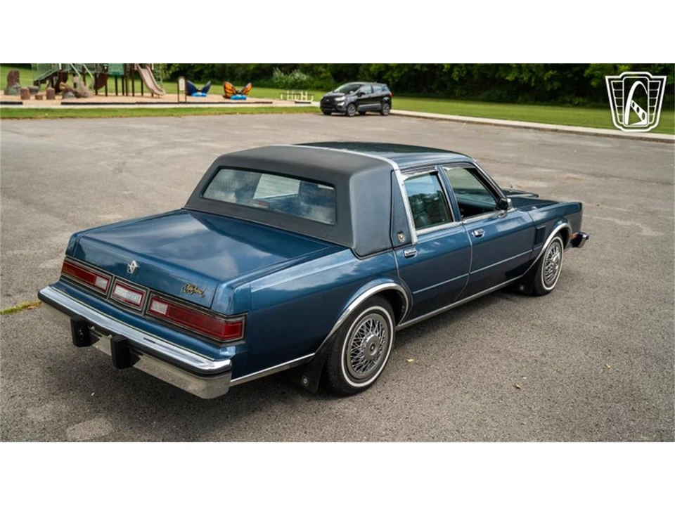 1988 Chrysler New Yorker - Image 17 of 31