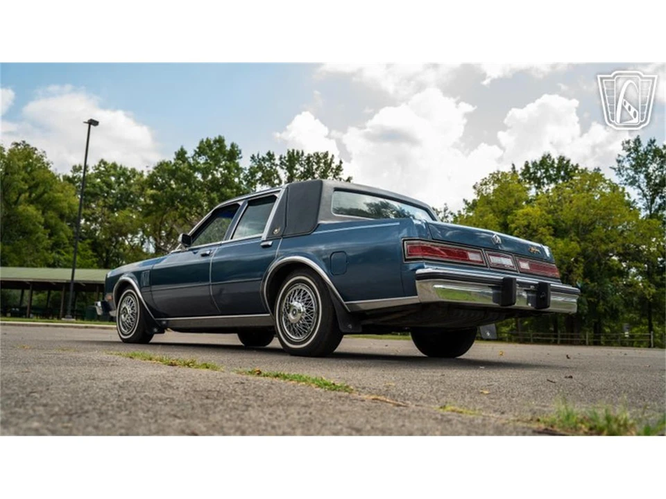 1988 Chrysler New Yorker - Image 13 of 31