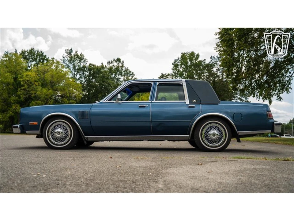 1988 Chrysler New Yorker - Image 10 of 31