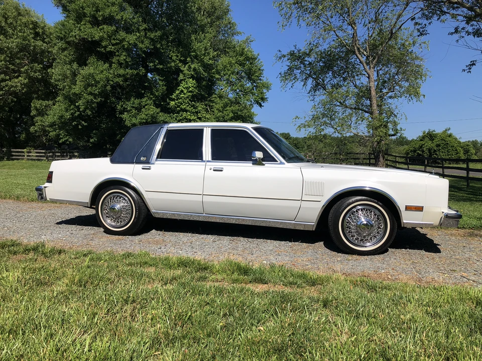 1988 Chrysler New Yorker - Image 9 of 31