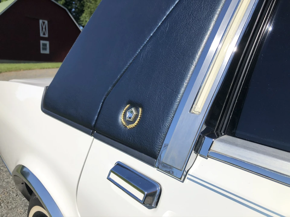 1988 Chrysler New Yorker - Image 24 of 31