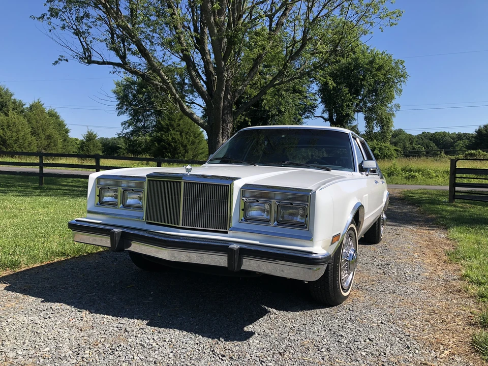 1988 Chrysler New Yorker - Image 3 of 31