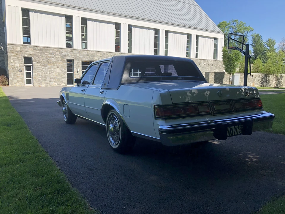 1988 Chrysler New Yorker - Image 14 of 31