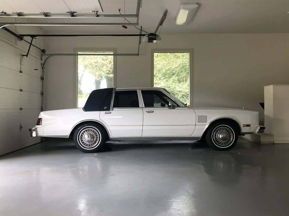 1988 Chrysler New Yorker - Image 24 of 31