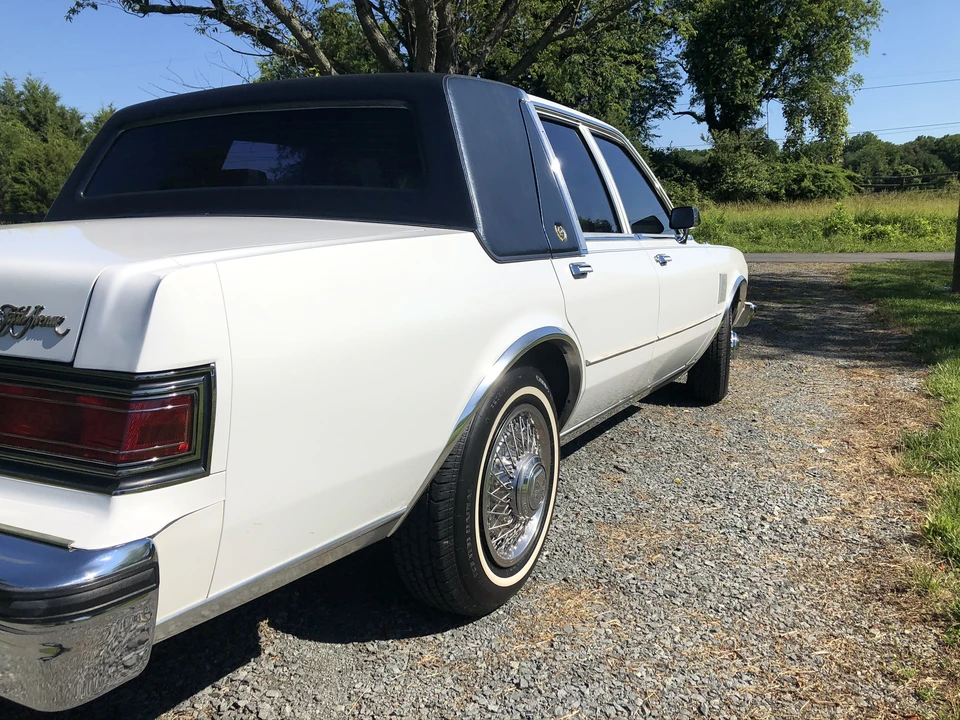 1988 Chrysler New Yorker - Image 30 of 31