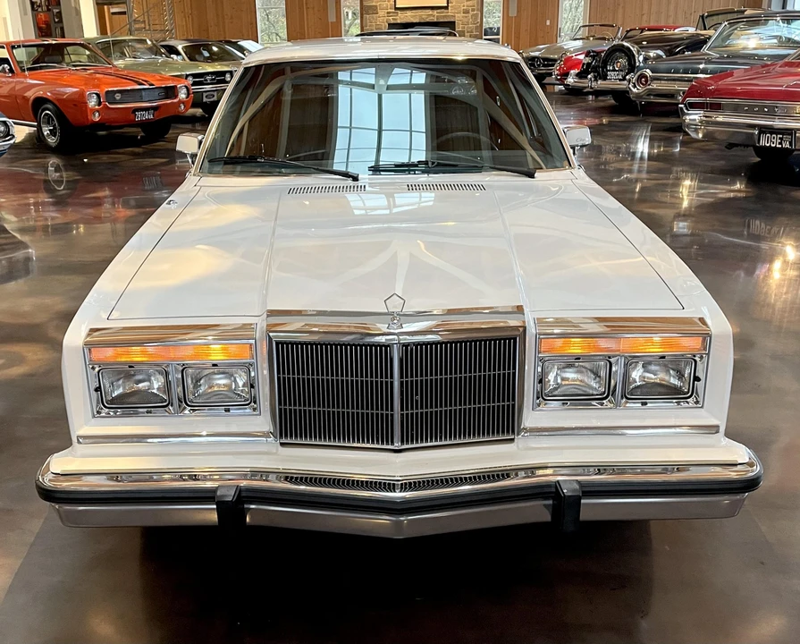 1988 Chrysler New Yorker - Image 8 of 31