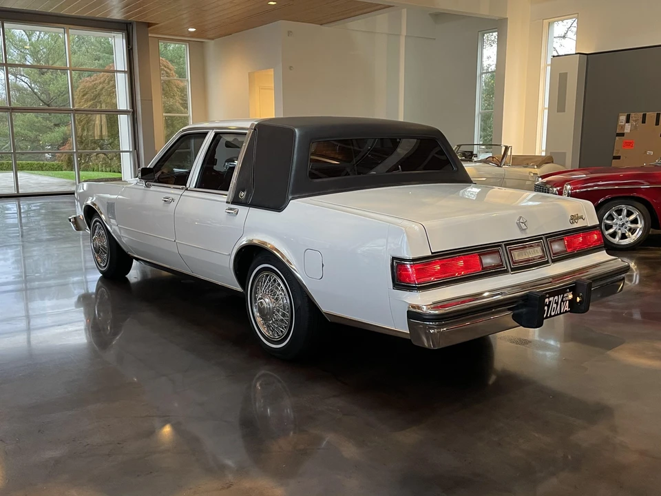 1988 Chrysler New Yorker - Image 3 of 31