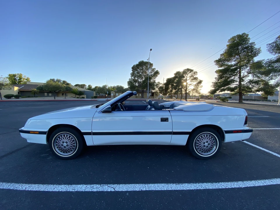 1988 Chrysler LeBaron - Image 7 of 31