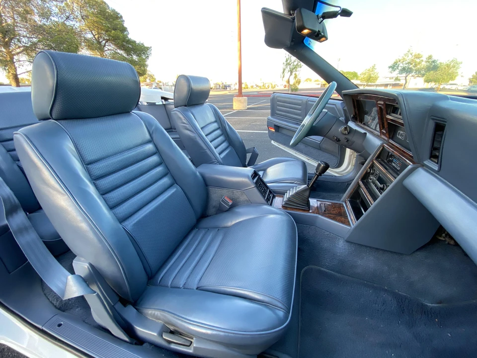 1988 Chrysler LeBaron - Image 22 of 31