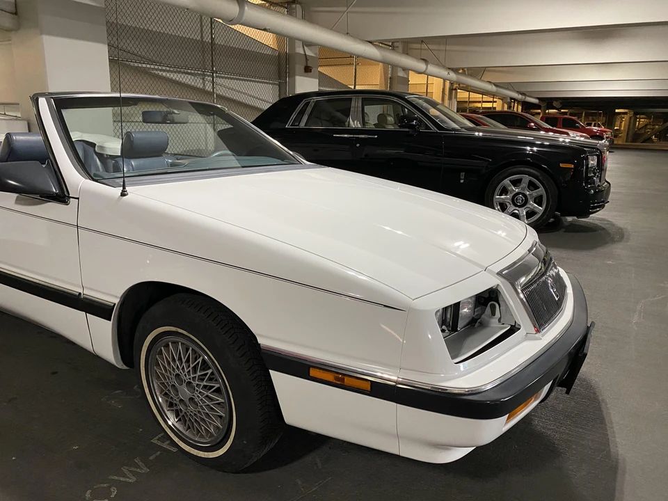 1988 Chrysler LeBaron - Image 16 of 31