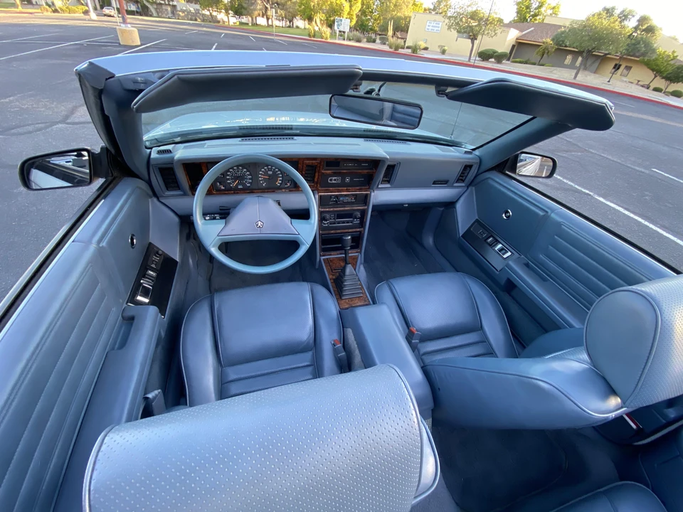 1988 Chrysler LeBaron - Image 21 of 31