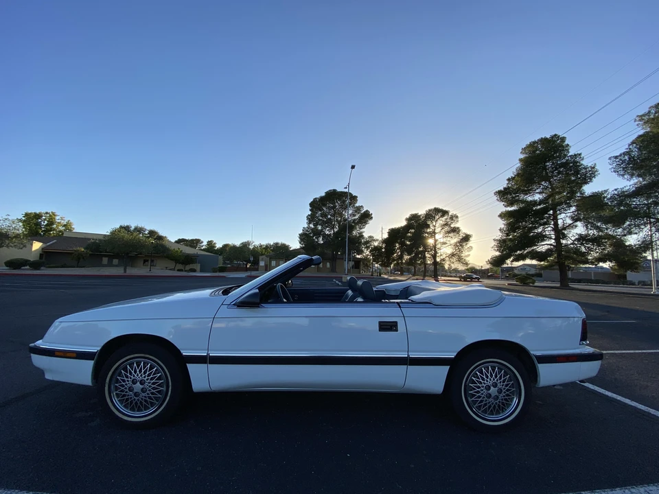 1988 Chrysler LeBaron - Image 8 of 31