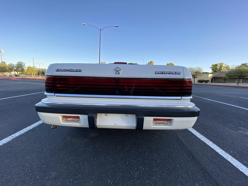 1988 Chrysler LeBaron - Image 10 of 31
