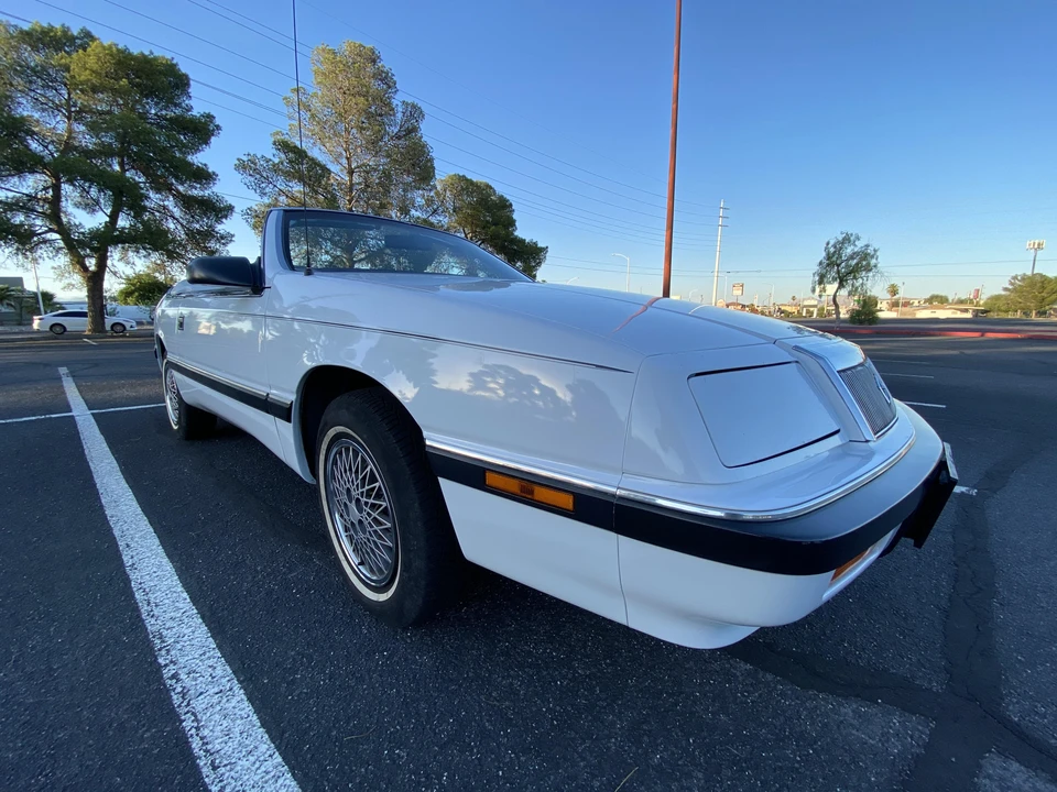 1988 Chrysler LeBaron - Image 13 of 31