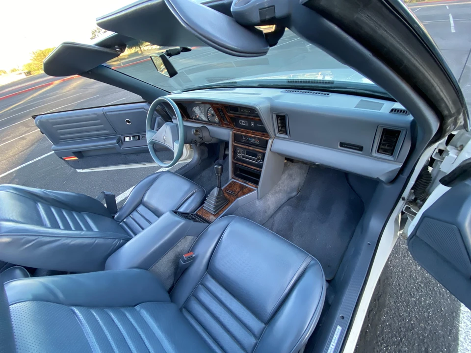 1988 Chrysler LeBaron - Image 26 of 31