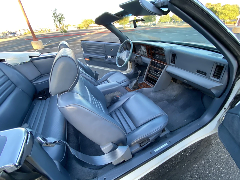 1988 Chrysler LeBaron - Image 25 of 31