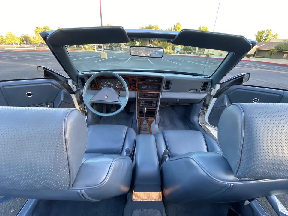 1988 Chrysler LeBaron - Image 28 of 31