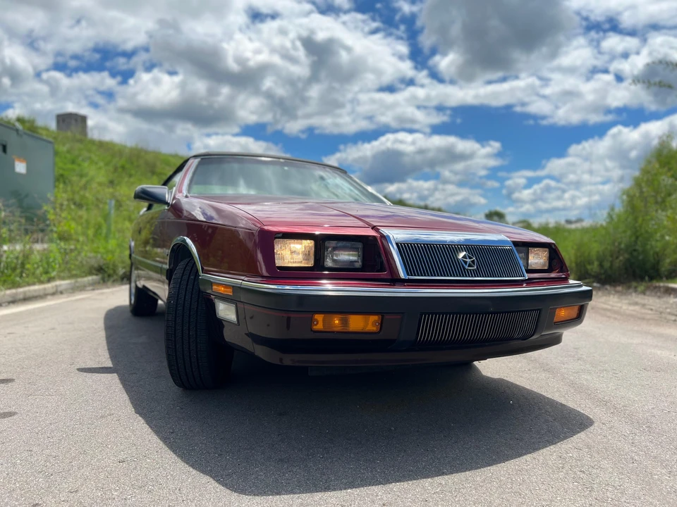 1988 Chrysler LeBaron - Image 27 of 31