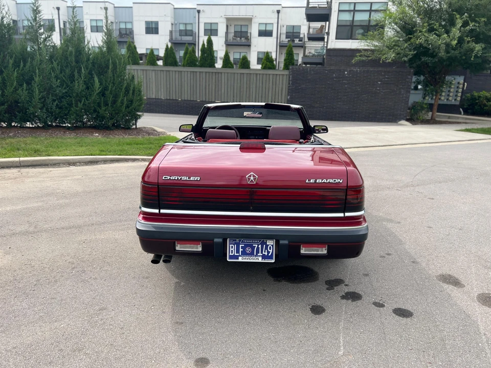 1988 Chrysler LeBaron - Image 20 of 31
