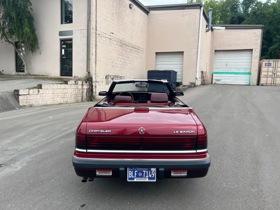 1988 Chrysler LeBaron - Image 19 of 31
