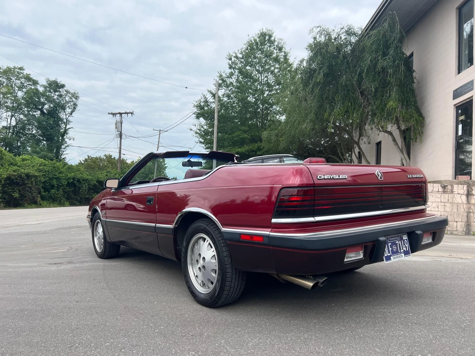 1988 Chrysler LeBaron - Image 15 of 31