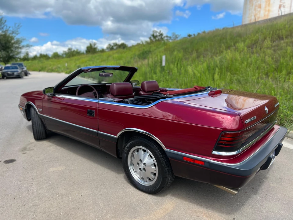1988 Chrysler LeBaron - Image 13 of 31